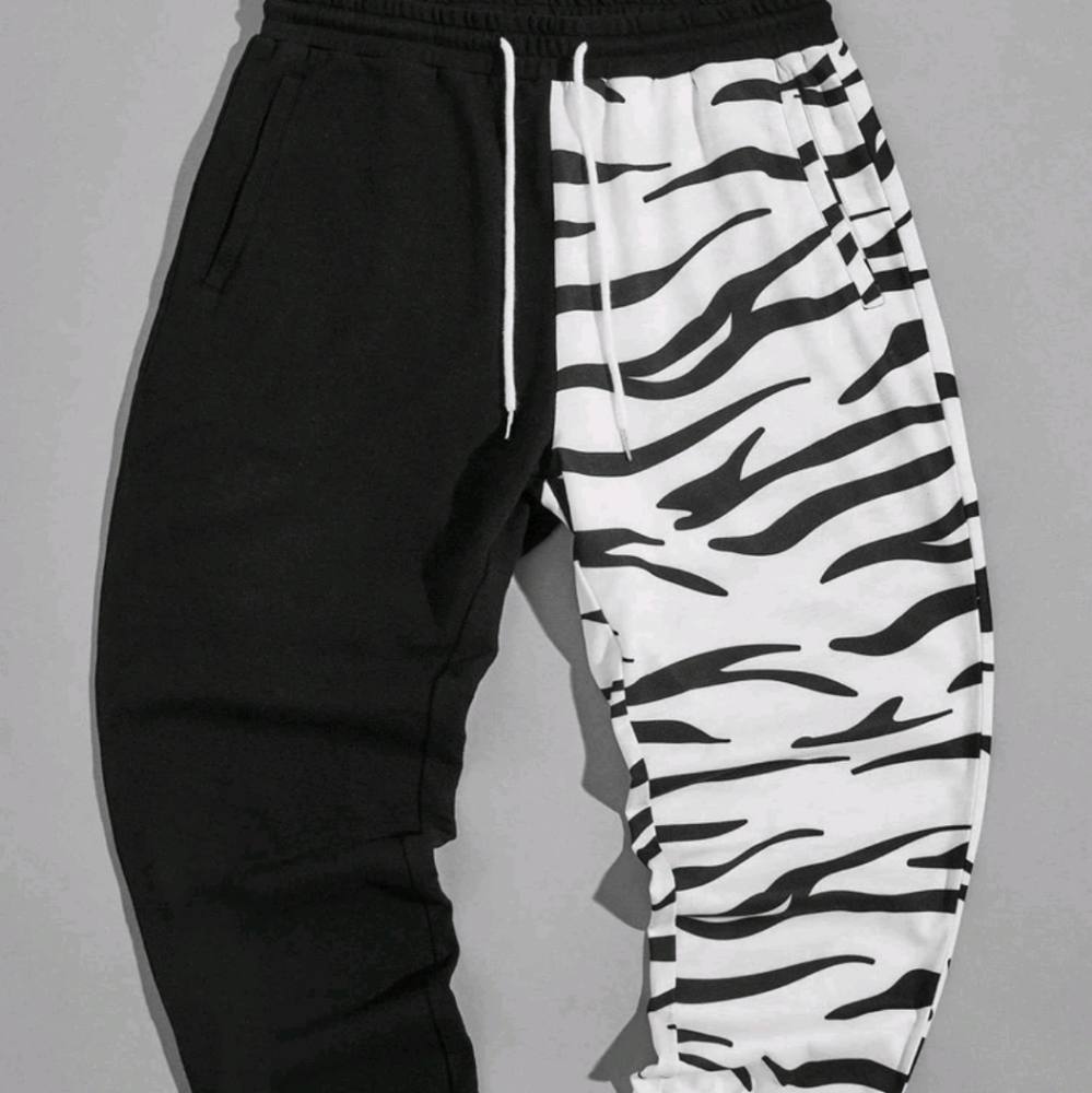 (Outfit) Men's Zebra Print Joggers & Shirt